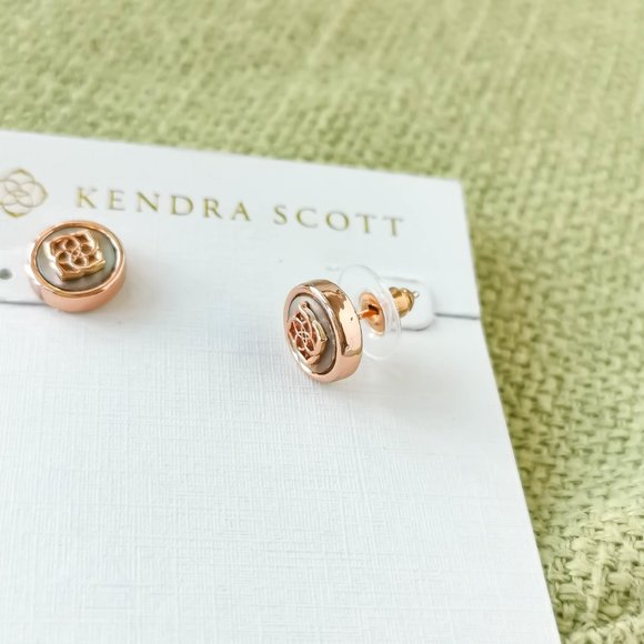 Kendra Scott Jewelry Brand New Kendra Scott Stamped Dira Golden